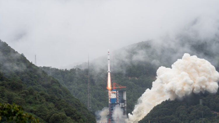 ÎÒ¹ú³É¹¦·¢ÉäÊÔÑéÈýÊ®ºÅÎÀÐÇ01¡¢02ÐÇ £¨3£©