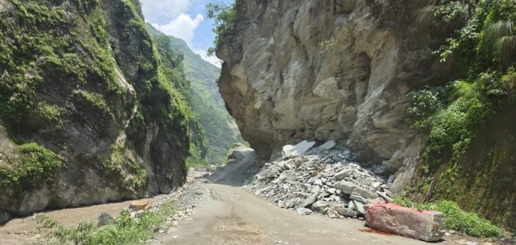 beni-jomsom-sadak-news-photo